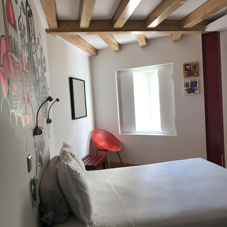 Hostel Petit Lusa Lissabon Exterior foto