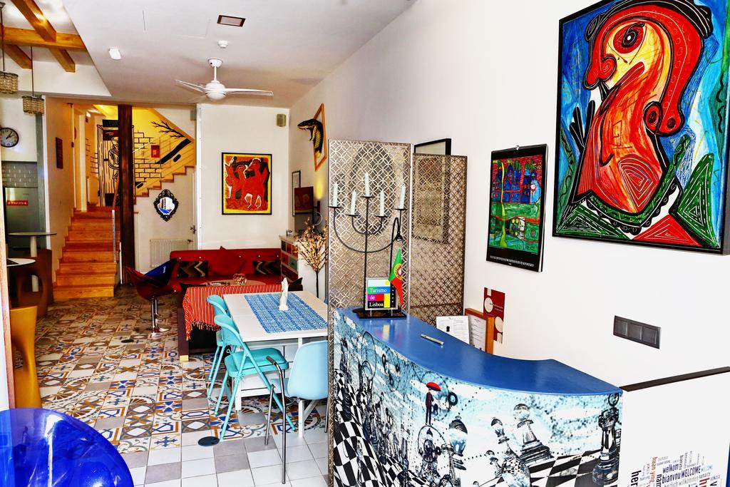 Hostel Petit Lusa Lissabon Exterior foto