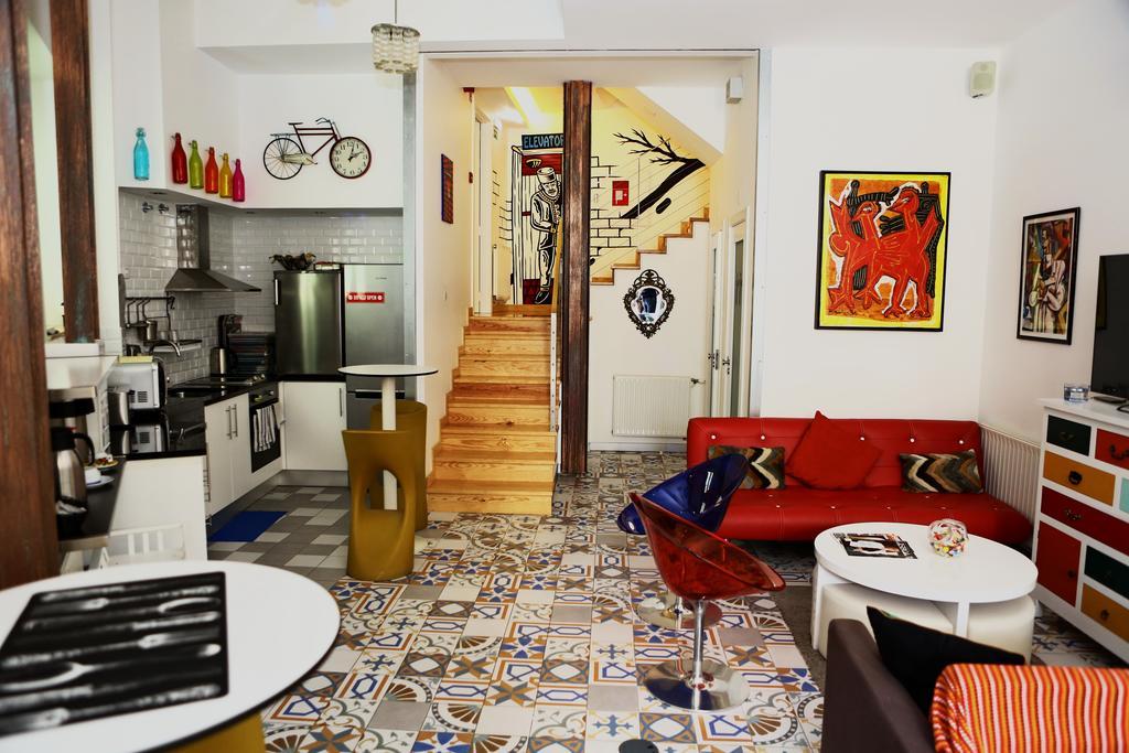Hostel Petit Lusa Lissabon Exterior foto