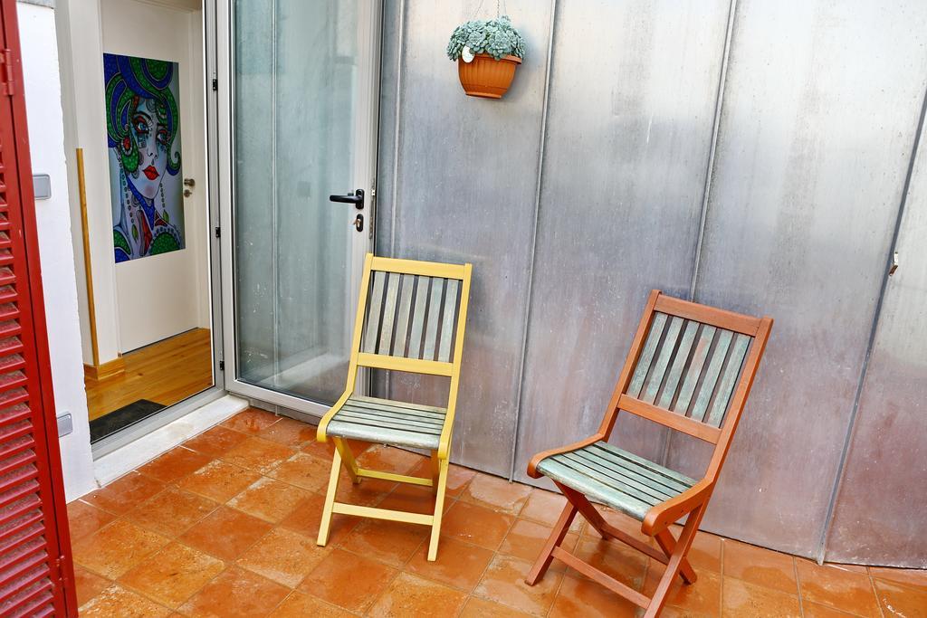 Hostel Petit Lusa Lissabon Exterior foto
