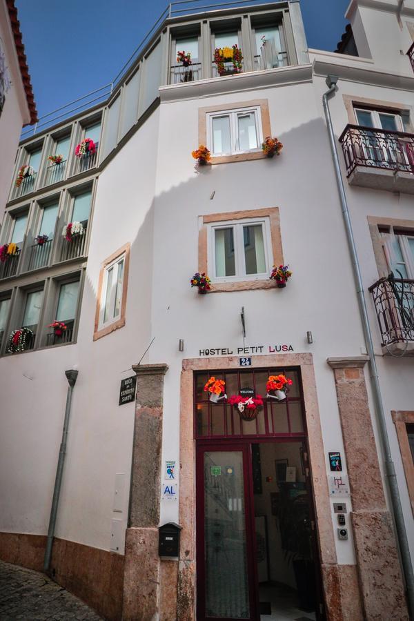 Hostel Petit Lusa Lissabon Exterior foto