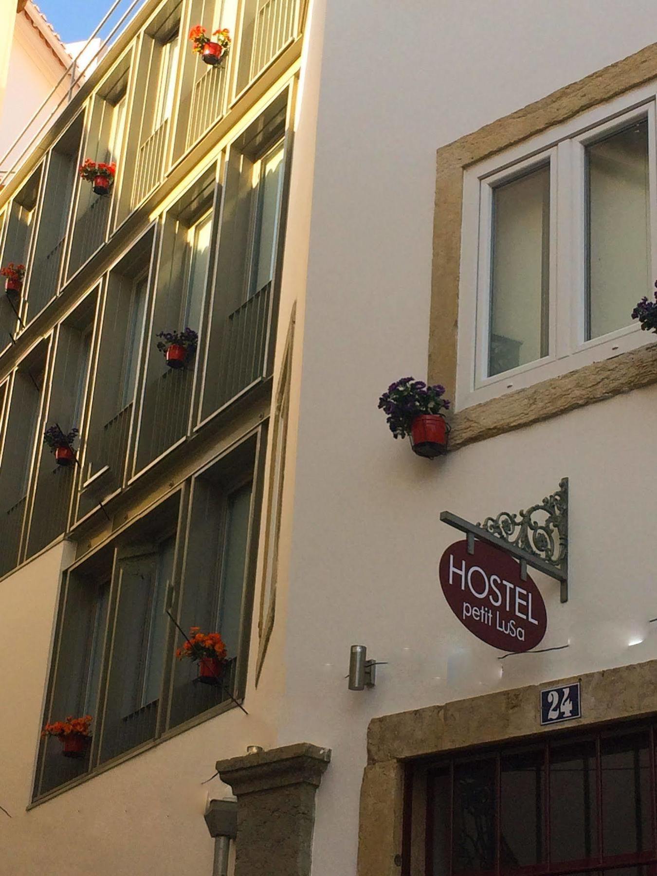 Hostel Petit Lusa Lissabon Exterior foto