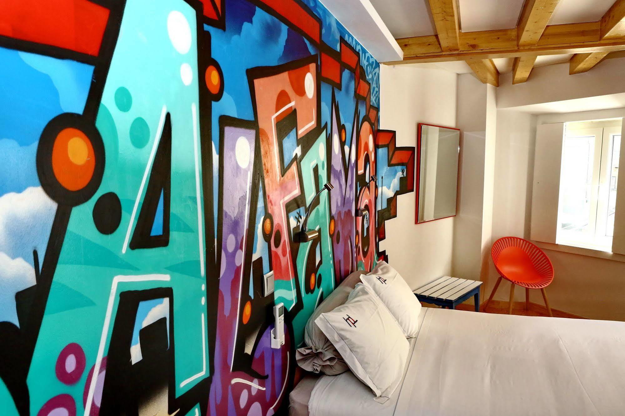 Hostel Petit Lusa Lissabon Exterior foto