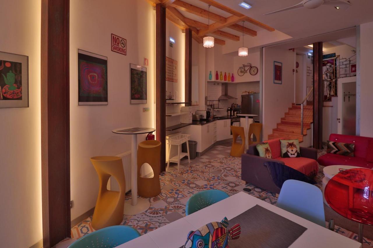 Hostel Petit Lusa Lissabon Exterior foto